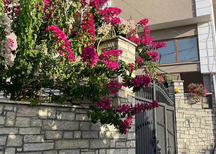 Pensión Rajan Vlorë