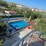 Pensionat Rajan Vlorë