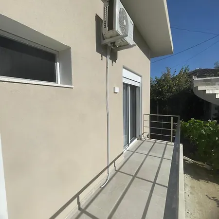 Pensión Rajan Vlorë