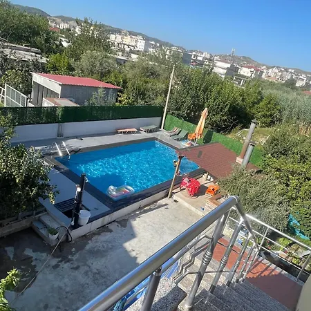 ゲストハウス Rajan Vlorë